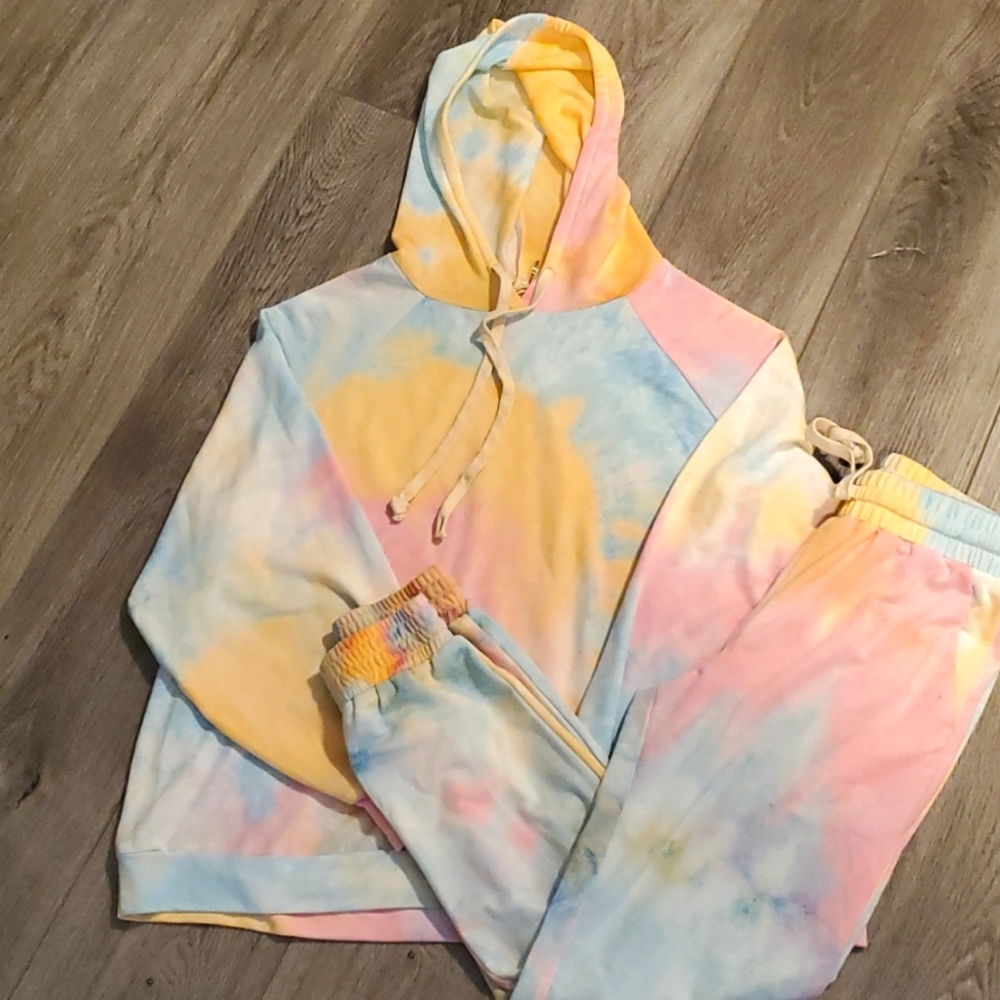 Impressions Boutique matching jogger set. Tie dye. Size M top, S bottom.